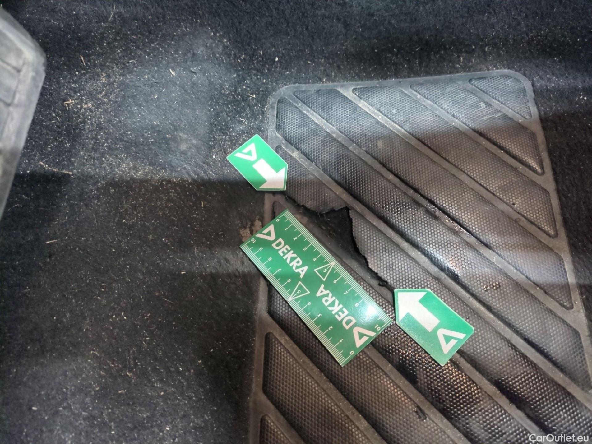  Peugeot  3008  Active Pack 1.5 HDi 130CV BVA8 E6d #11