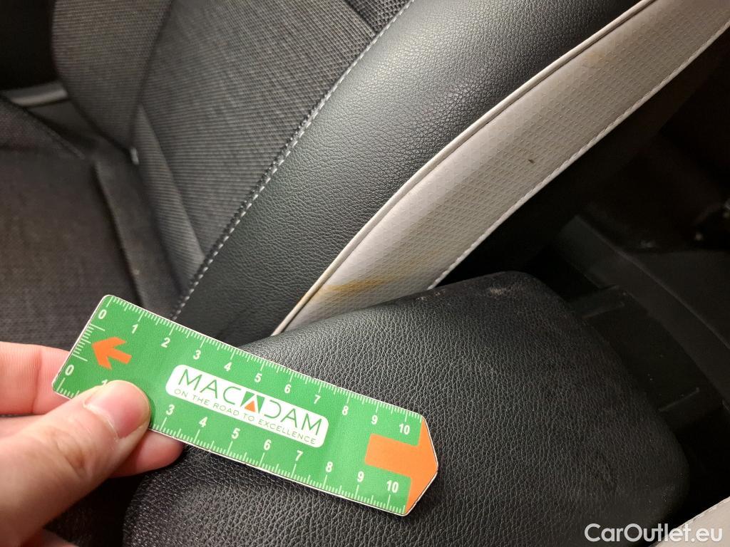  Renault  Captur RENAULT  / 2019 / 5P / SUV Intens E-Tech hybride recharg 160 - 21 #18