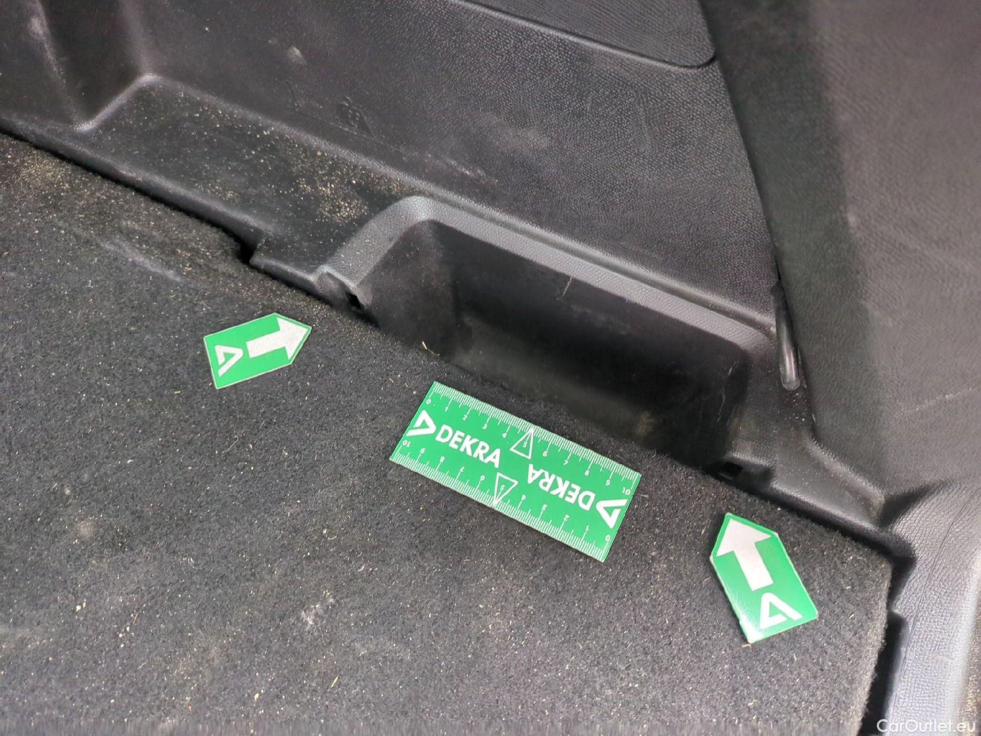  Peugeot  3008  Active Pack 1.5 HDi 130CV BVA8 E6d #23