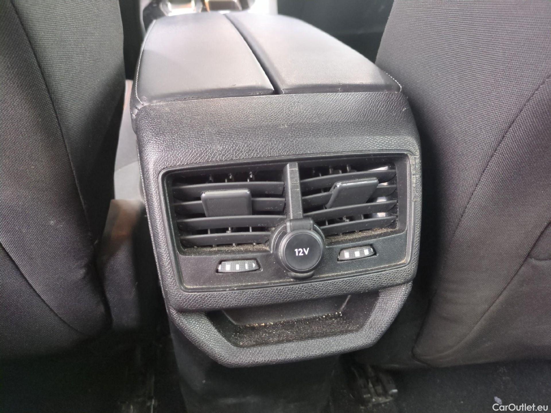  Peugeot  3008  Active Pack 1.5 HDi 130CV BVA8 E6d #18