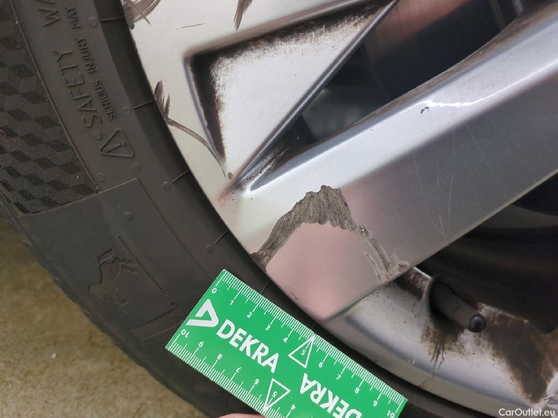  Peugeot  3008  Active Pack 1.5 HDi 130CV BVA8 E6d #42