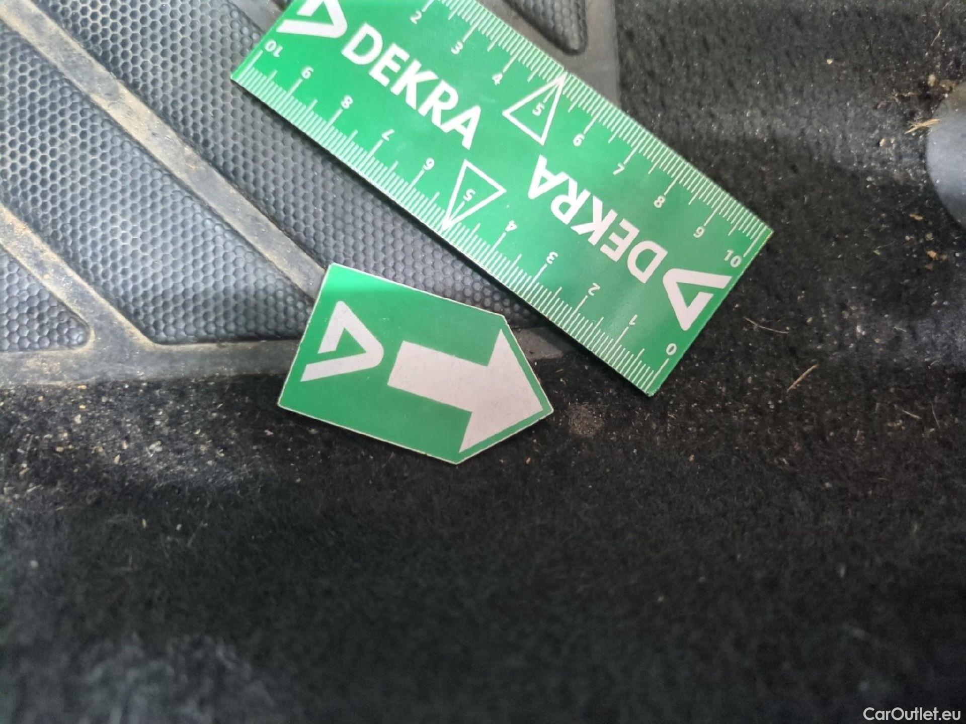  Peugeot  3008  Active Pack 1.5 HDi 130CV BVA8 E6d #14