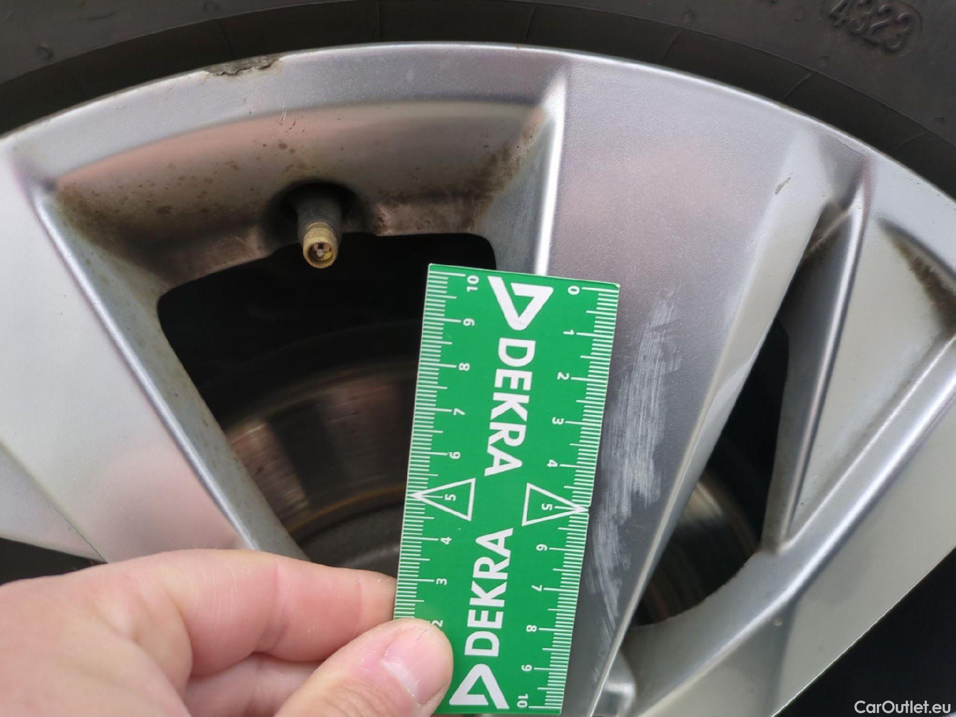  Peugeot  3008  Active Pack 1.5 HDi 130CV BVA8 E6d #32