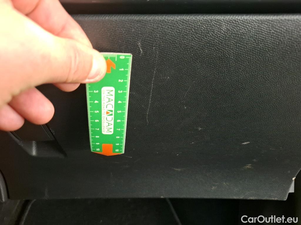  Peugeot  2008  Allure Business 1.2 PureTech 130CV BVA8 E6d #26