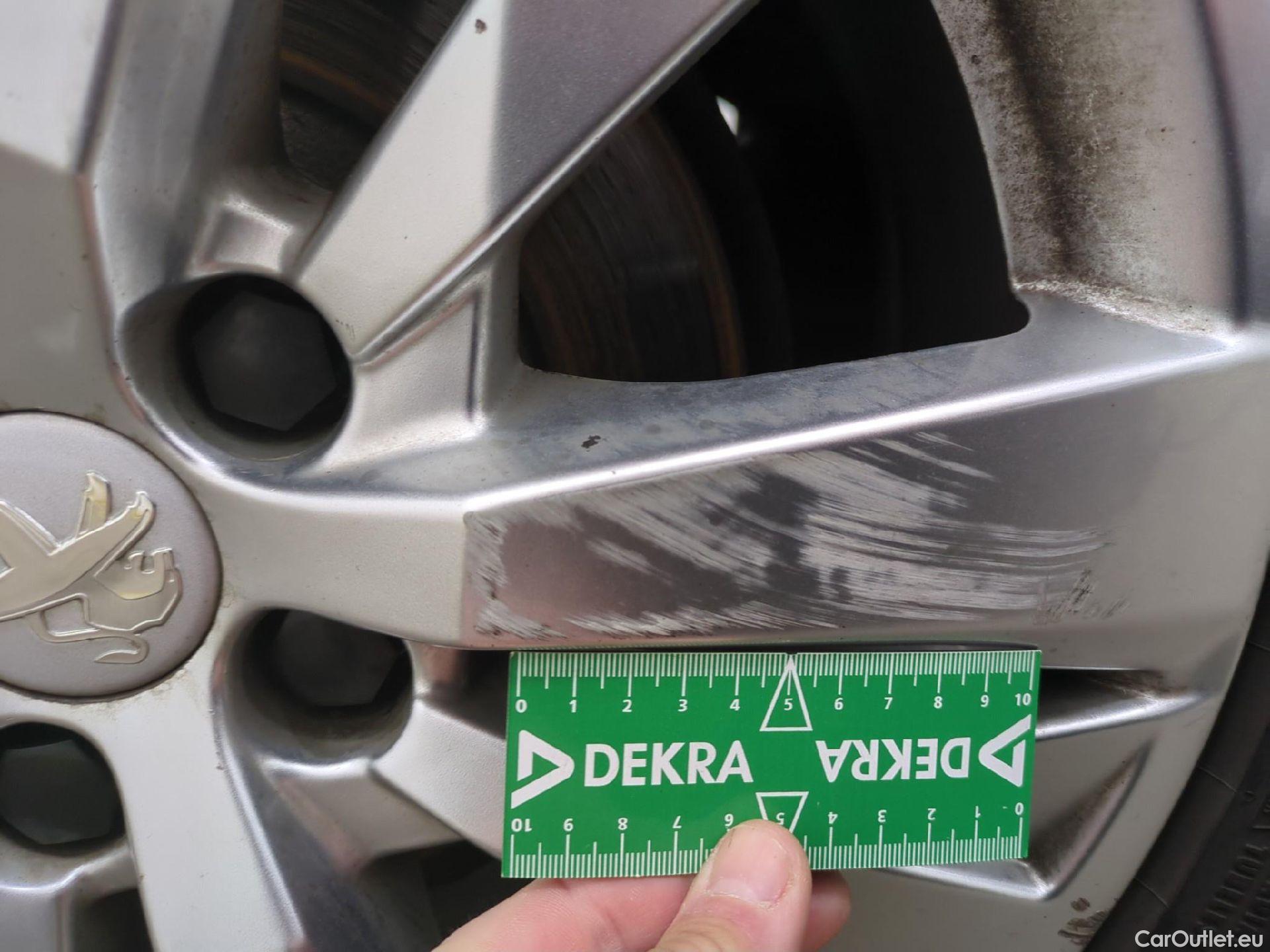  Peugeot  3008  Active Pack 1.5 HDi 130CV BVA8 E6d #28