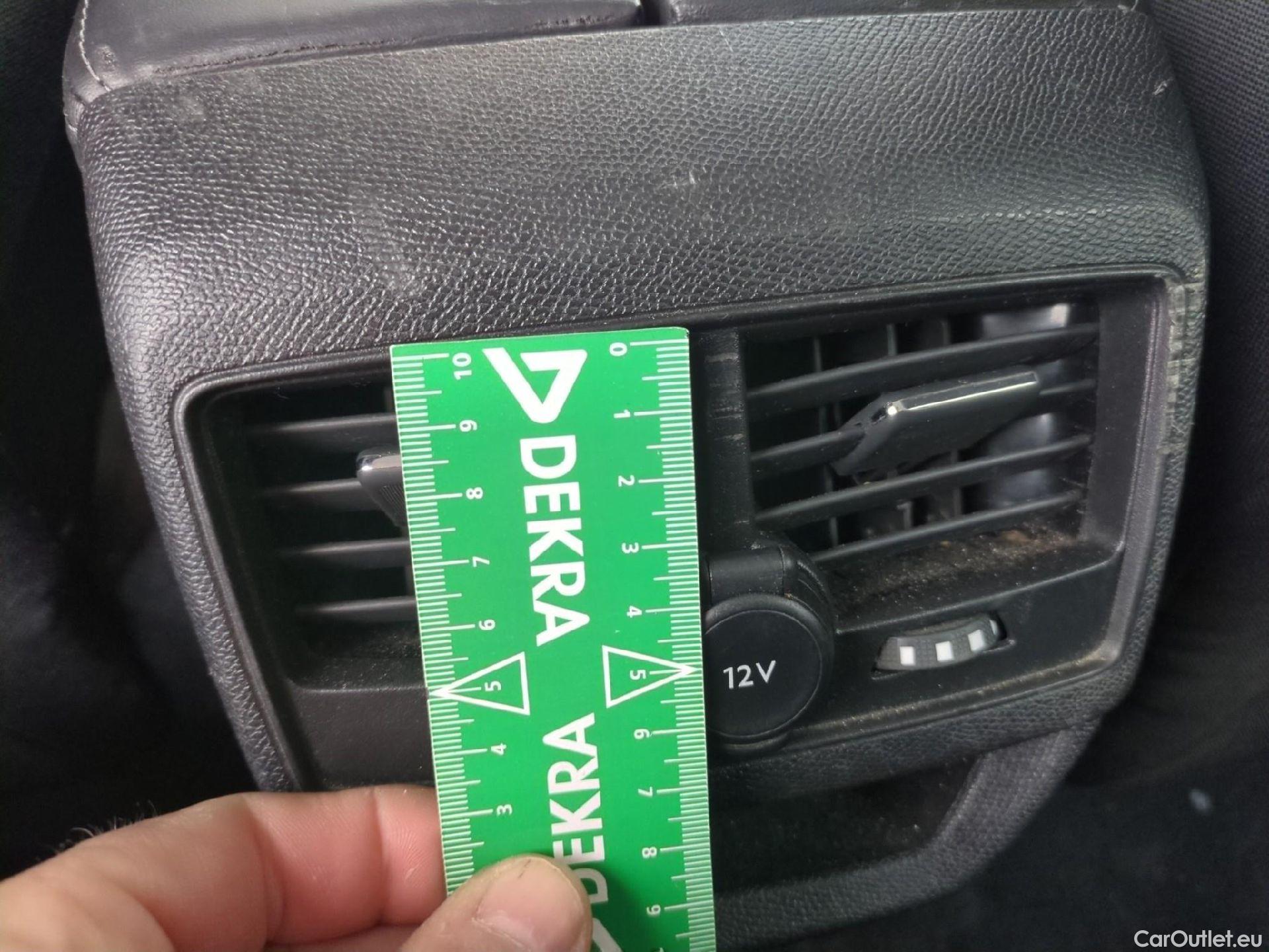  Peugeot  3008  Active Pack 1.5 HDi 130CV BVA8 E6d #17