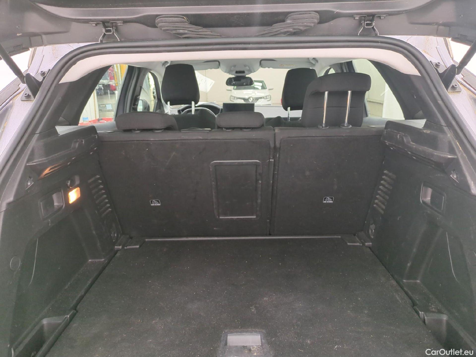  Peugeot  3008  Active Pack 1.5 HDi 130CV BVA8 E6d #24