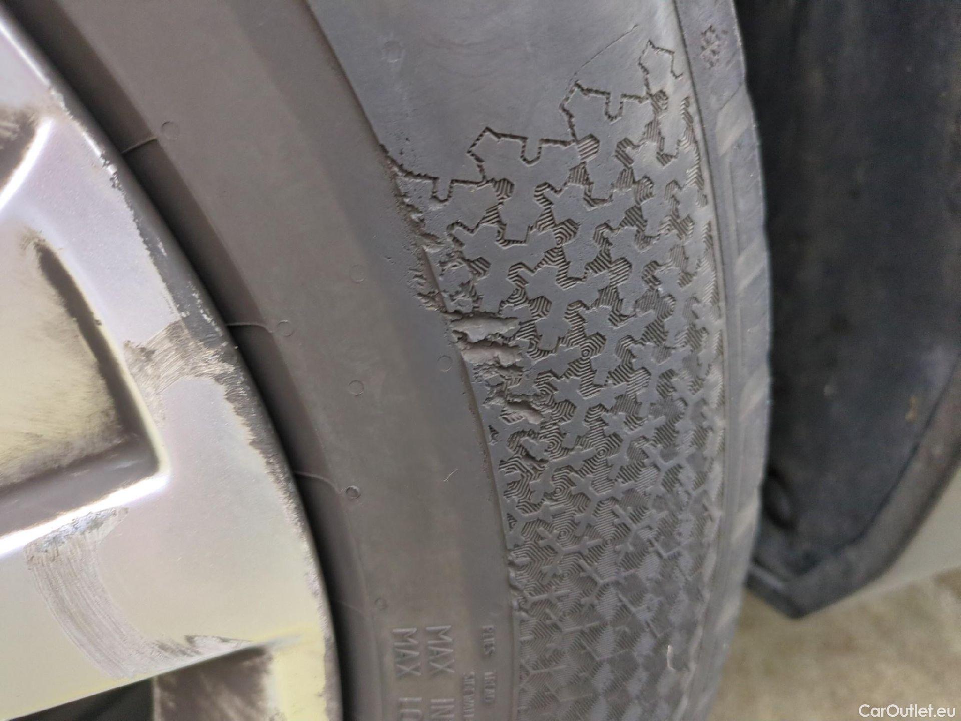  Peugeot  3008  Active Pack 1.5 HDi 130CV BVA8 E6d #3