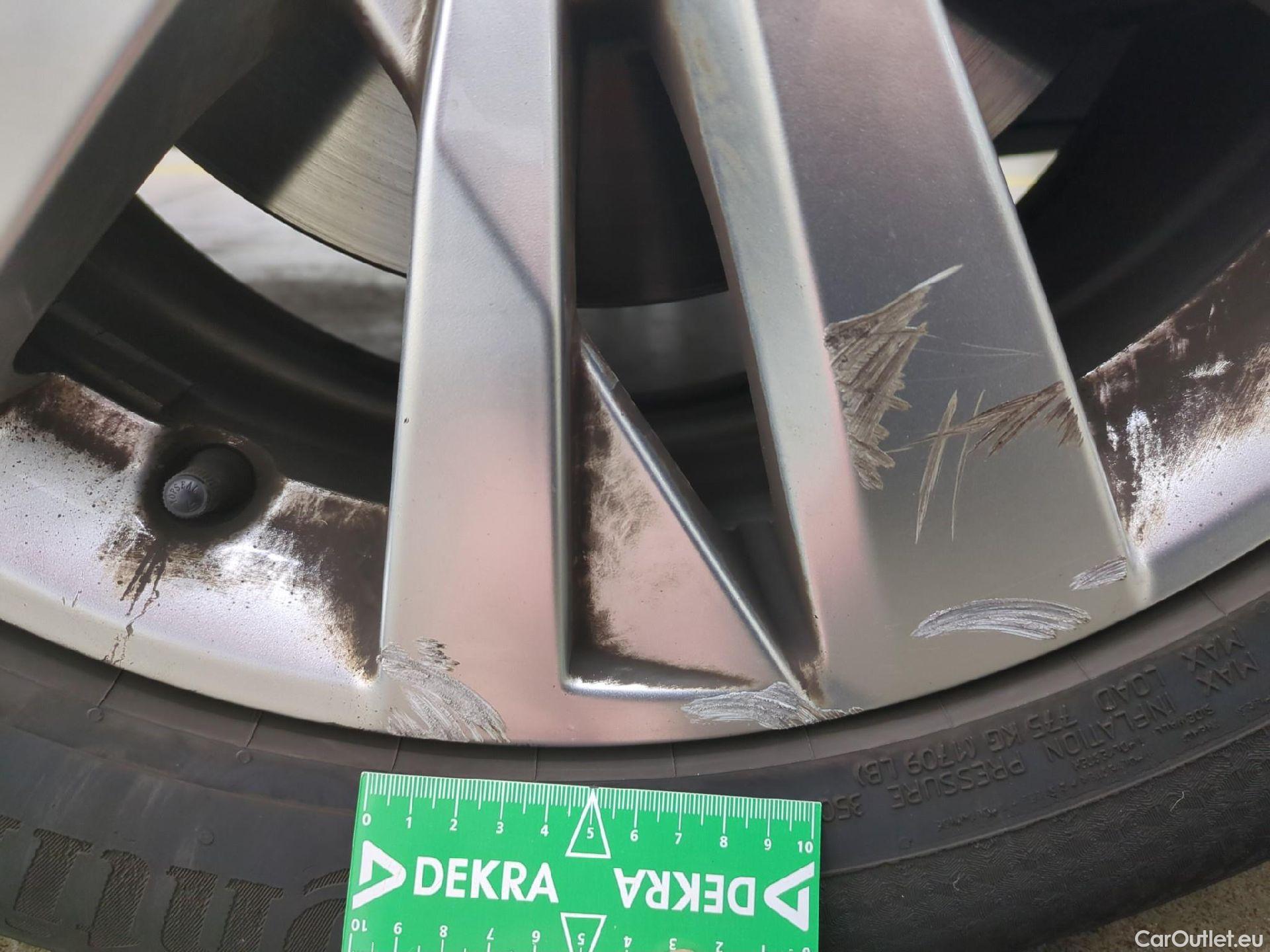  Peugeot  3008  Active Pack 1.5 HDi 130CV BVA8 E6d #40