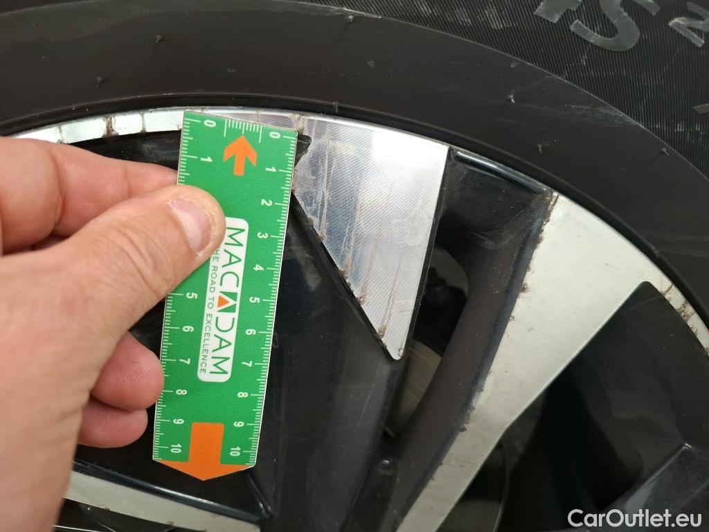  Peugeot  2008  Allure Business 1.2 PureTech 130CV BVA8 E6d #16