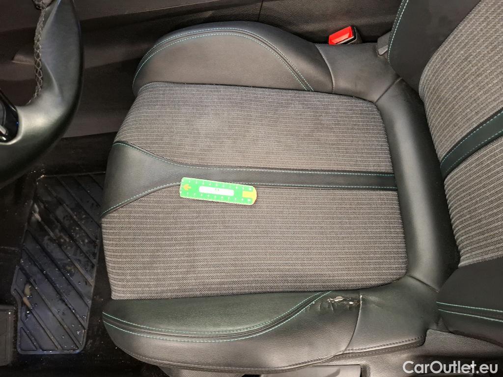  Peugeot  5008  Allure Pack 1.2 PureTech 130CV BVA8 7 Sieges E6d / GARANTIE STELLANTIS 10 ANS VOIR PHOTO 2 #24