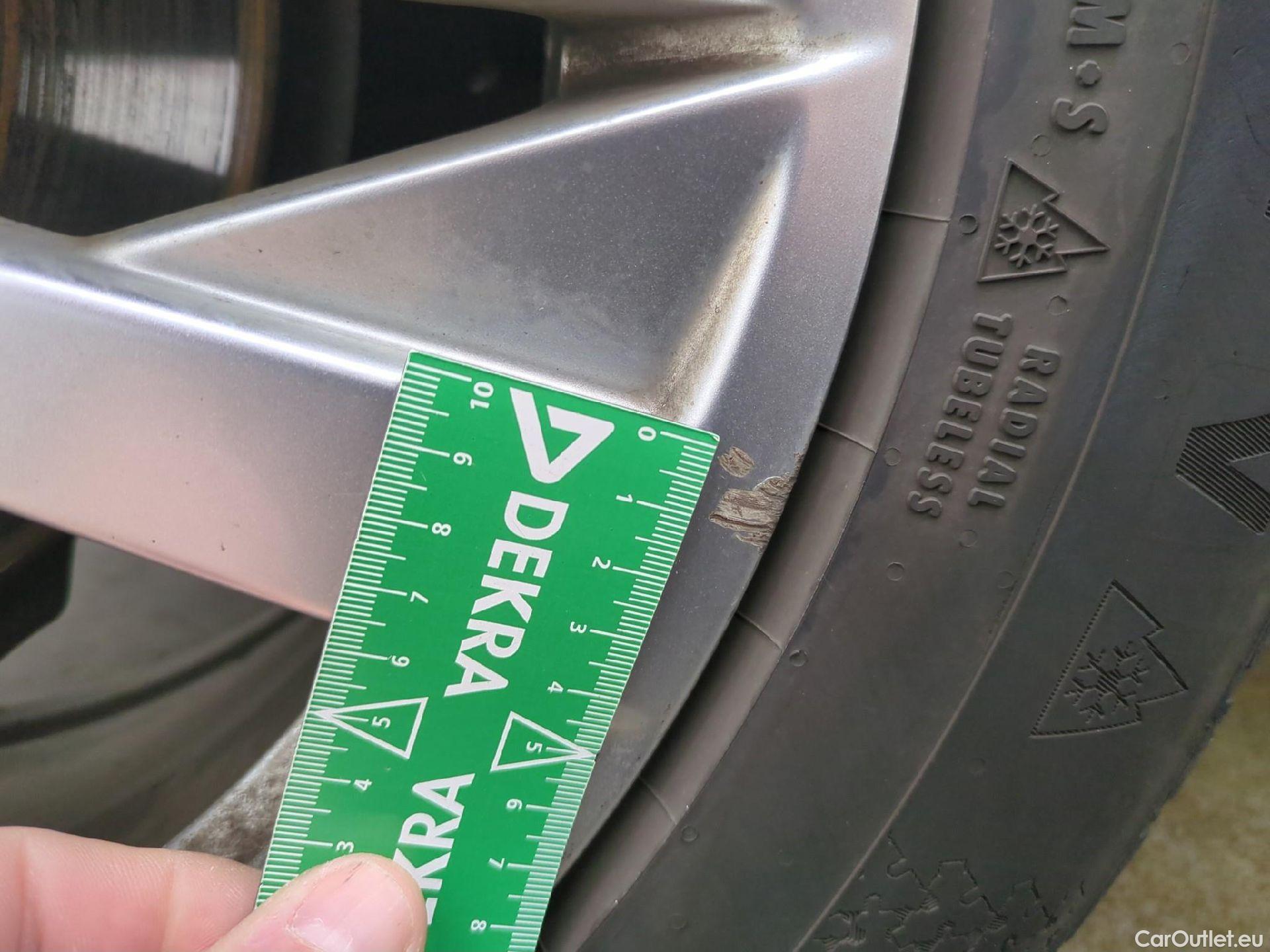  Peugeot  3008  Active Pack 1.5 HDi 130CV BVA8 E6d #27