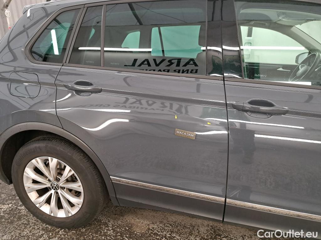  Volkswagen  Tiguan VOLKSWAGEN  / 2020 / 5P / SUV 1.5 TSI 150 DSG7 Life Busines #1