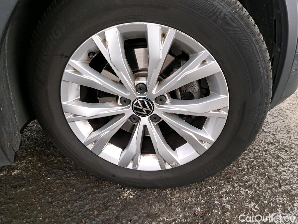  Volkswagen  Tiguan VOLKSWAGEN  / 2020 / 5P / SUV 1.5 TSI 150 DSG7 Life Busines #16