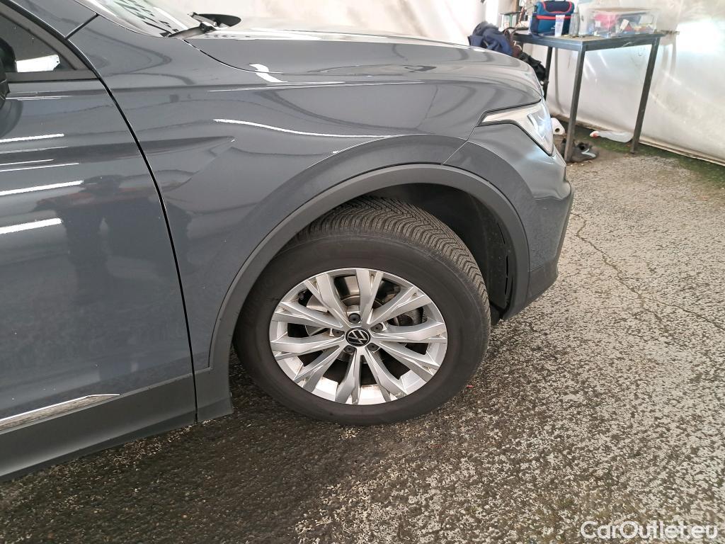  Volkswagen  Tiguan VOLKSWAGEN  / 2020 / 5P / SUV 1.5 TSI 150 DSG7 Life Busines #15