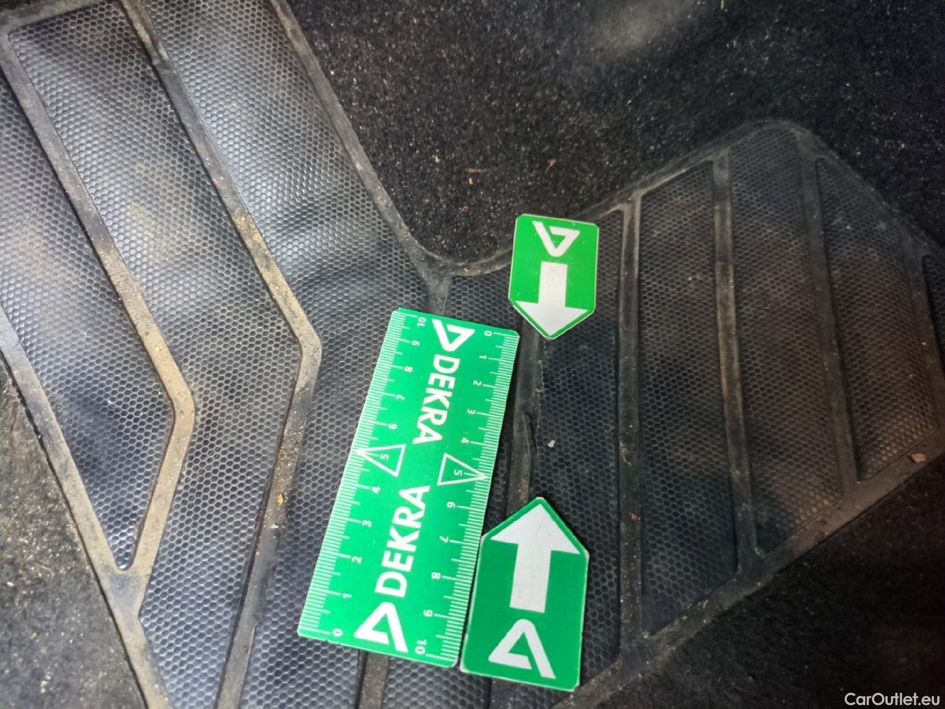  Peugeot  308  Premium Pack 1.5 HDi 130CV BVM6 E6dT #9