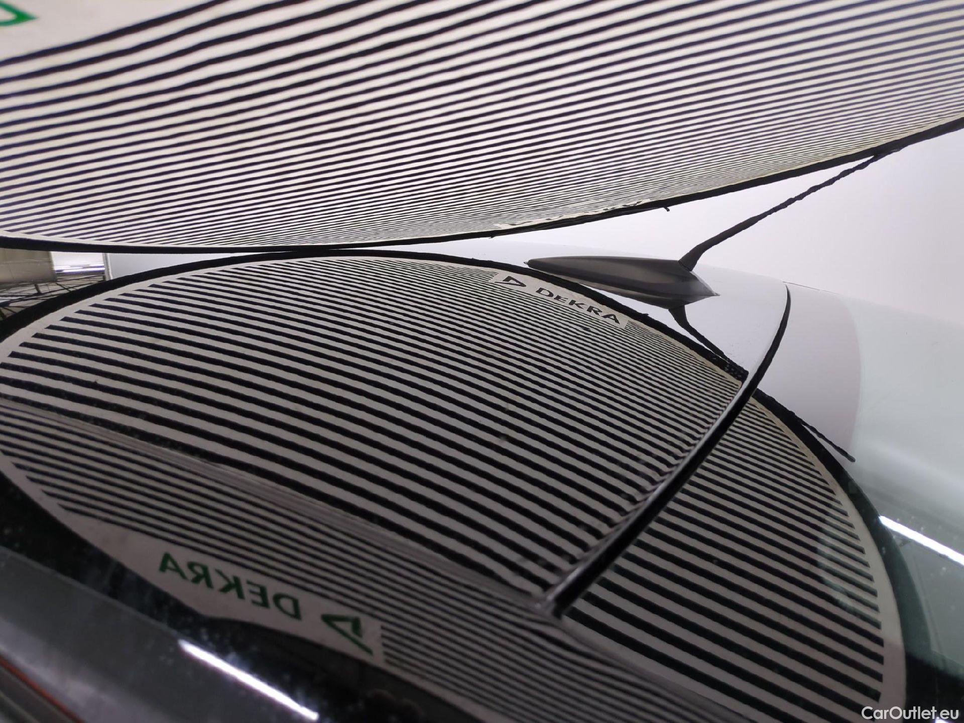  Citroen  C4 CITROEN  X / 2022 / 4P / Berline PureTech 130 S&S EAT8 Feel Pack #27