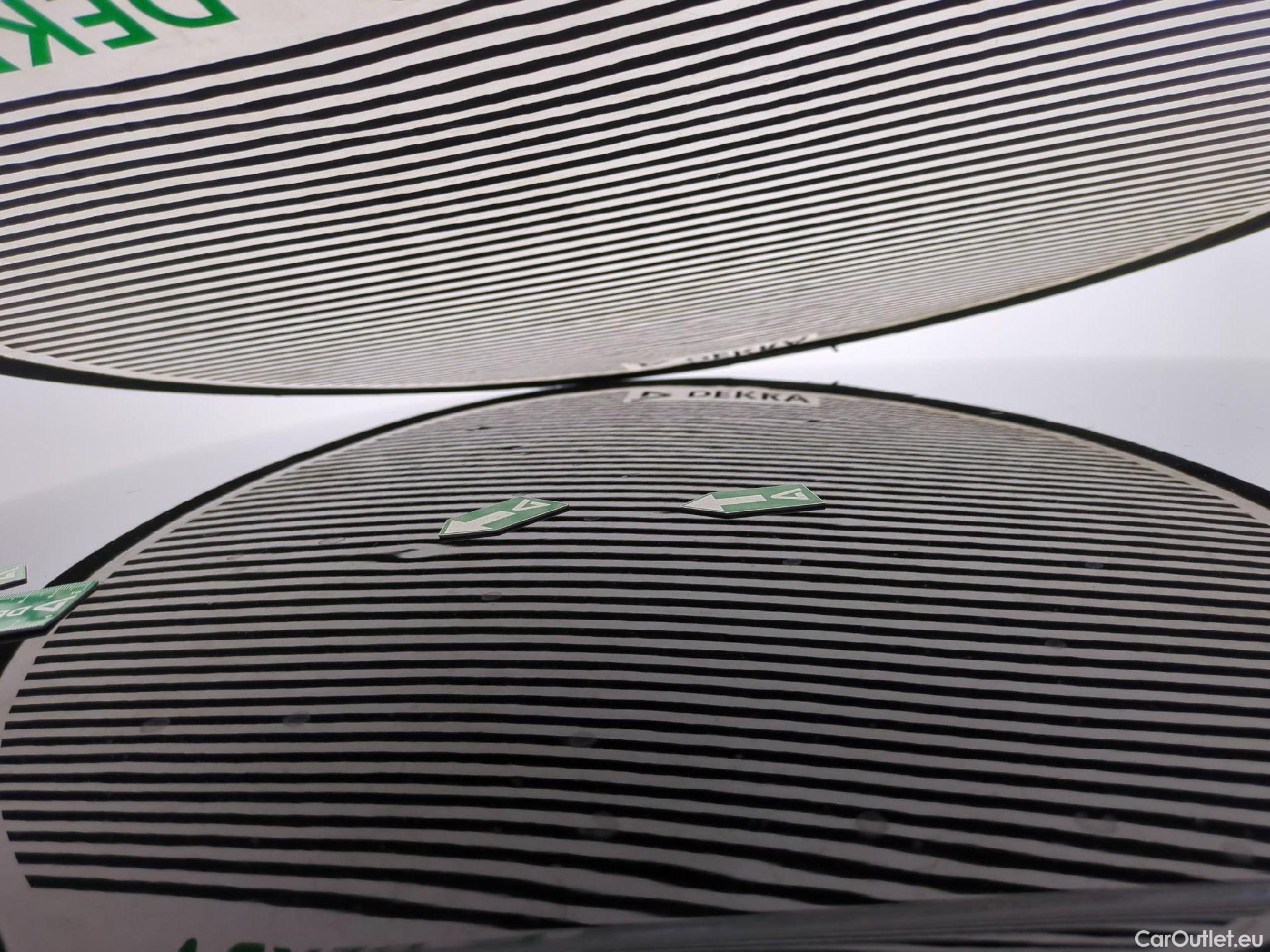  Citroen  C4 CITROEN  X / 2022 / 4P / Berline PureTech 130 S&S EAT8 Feel Pack #28