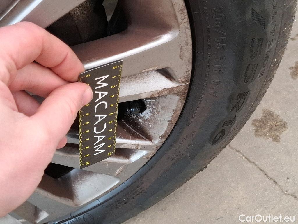  Peugeot  308  Allure 1.2 PureTech 130CV BVA8 E6d #47