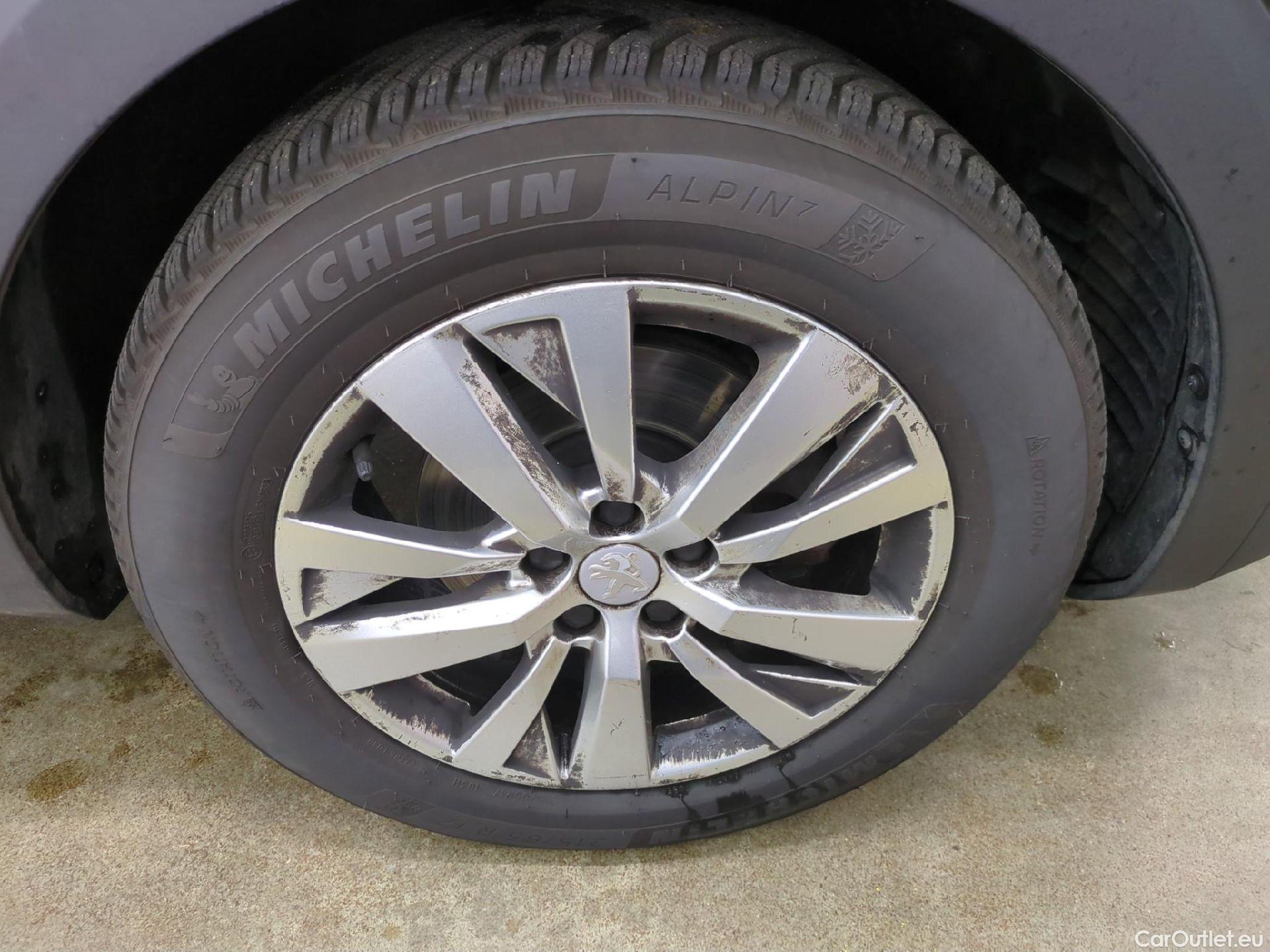  Peugeot  5008  Active Business 1.2 PureTech 130CV BVA8 E6dT #3