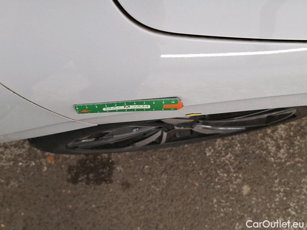  Peugeot  308 PEUGEOT  / 2021 / 5P / Berline PHEV 180 E-EAT8 ACTIVE PACK #8