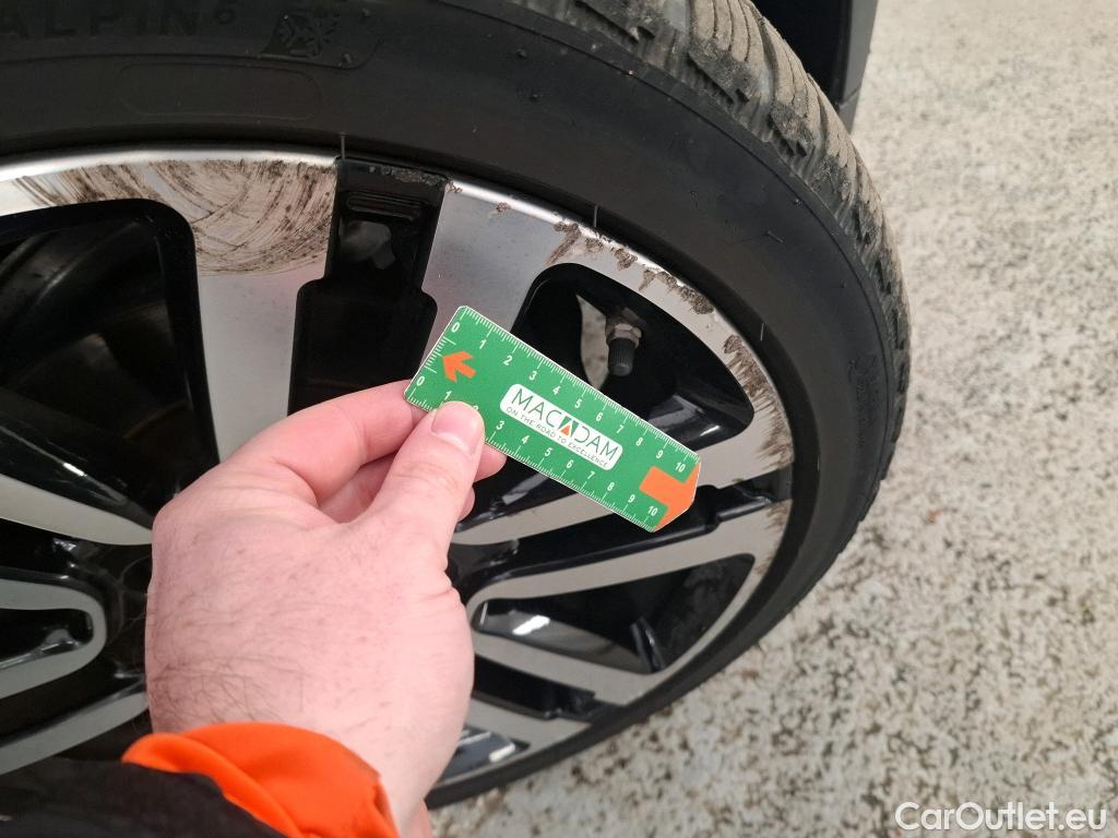  Mini  Cooper MINI Mini / 2014 / 5P / Berline  Edition Greenwich 136 ch BVA7 #53