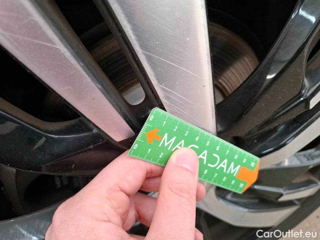  Peugeot  5008  GT 1.2 PureTech 130CV BVA8 7 Sieges E6d #25