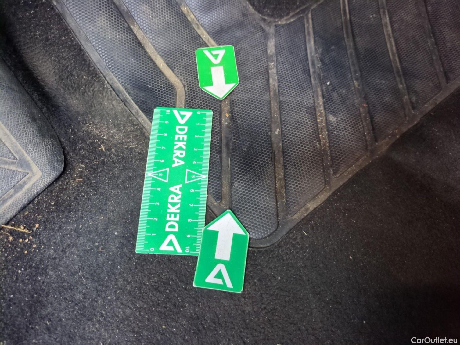  Peugeot  308  Premium Pack 1.5 HDi 130CV BVM6 E6dT #10