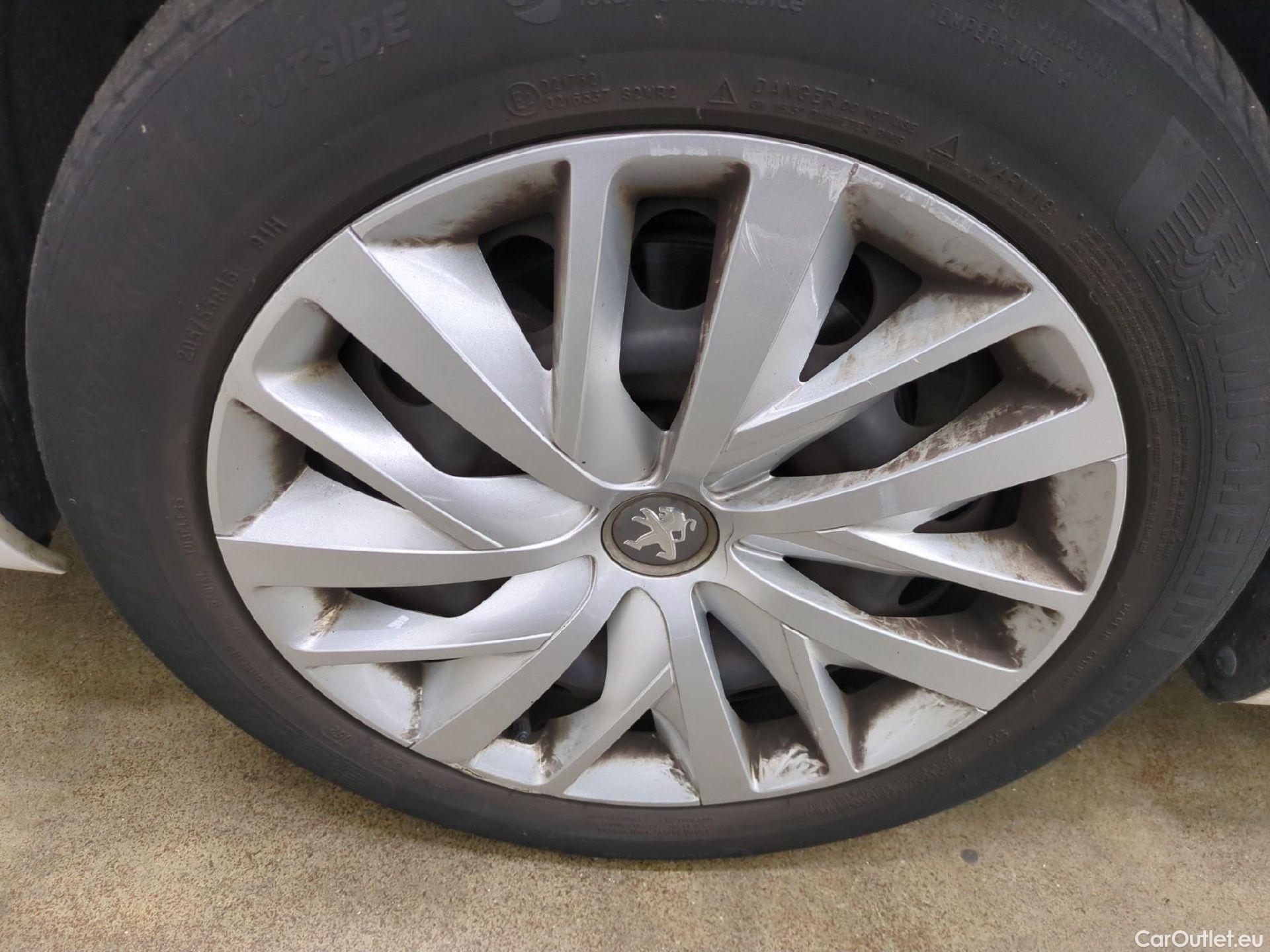  Peugeot  308  Premium Pack 1.5 HDi 130CV BVM6 E6dT #17