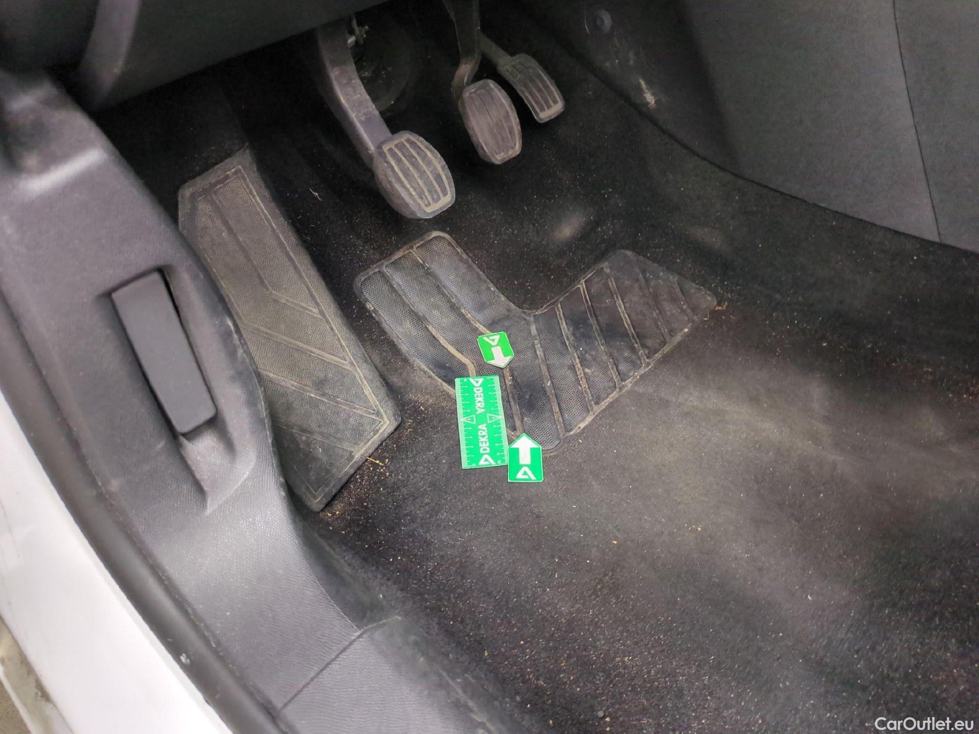  Peugeot  308  Premium Pack 1.5 HDi 130CV BVM6 E6dT #11