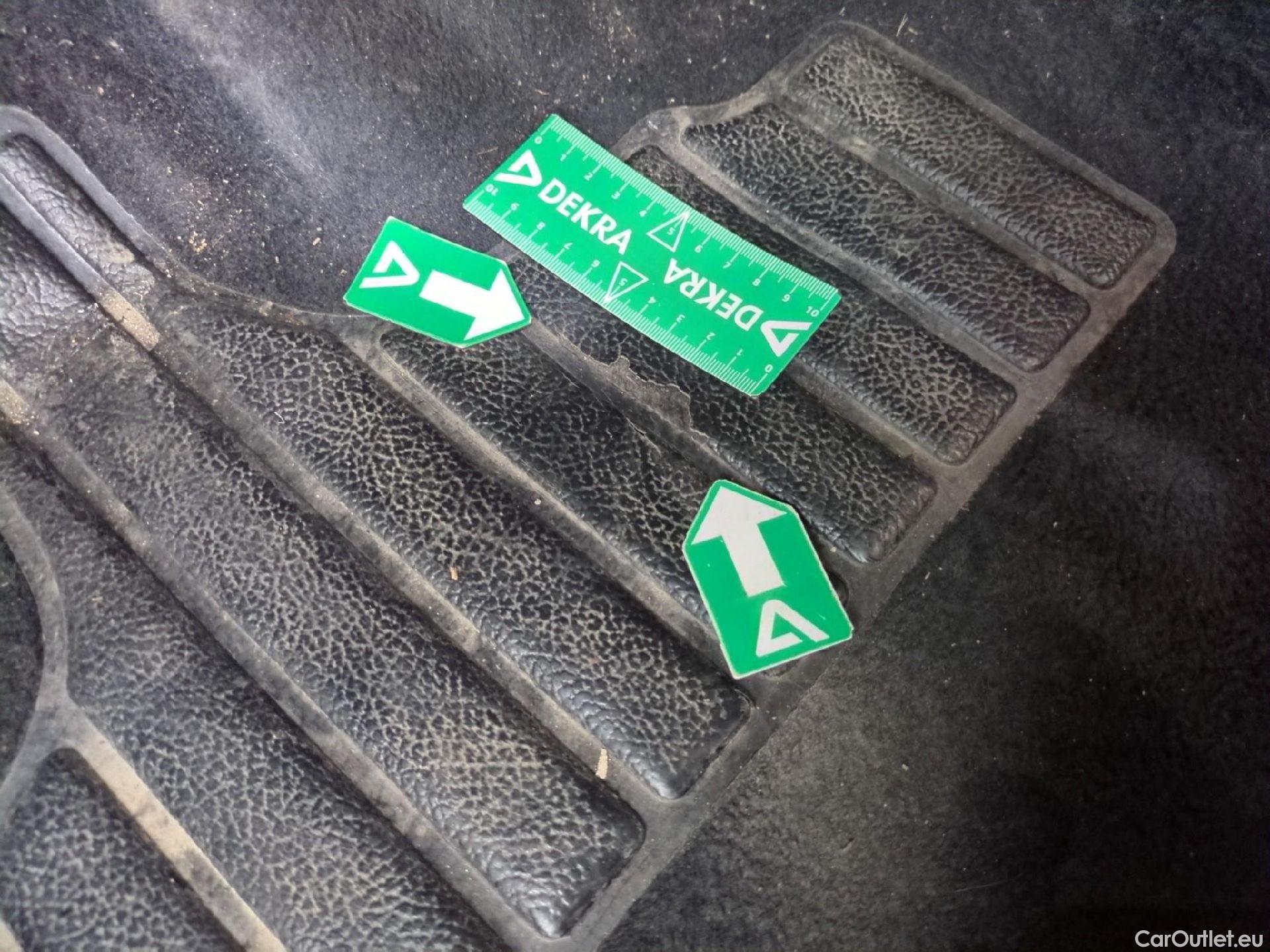  Renault  Captur RENAULT  / 2019 / 5P / SUV techno E-Tech hybride rechargeable 160 #3