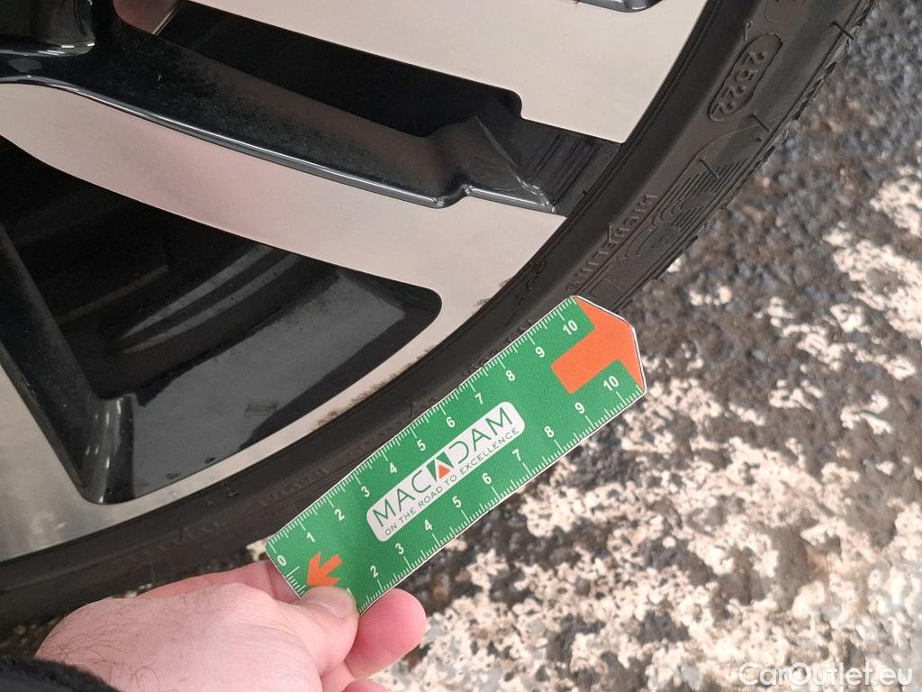  Mini  Cooper MINI Mini / 2014 / 5P / Berline  Edition Greenwich 136 ch BVA7 #79