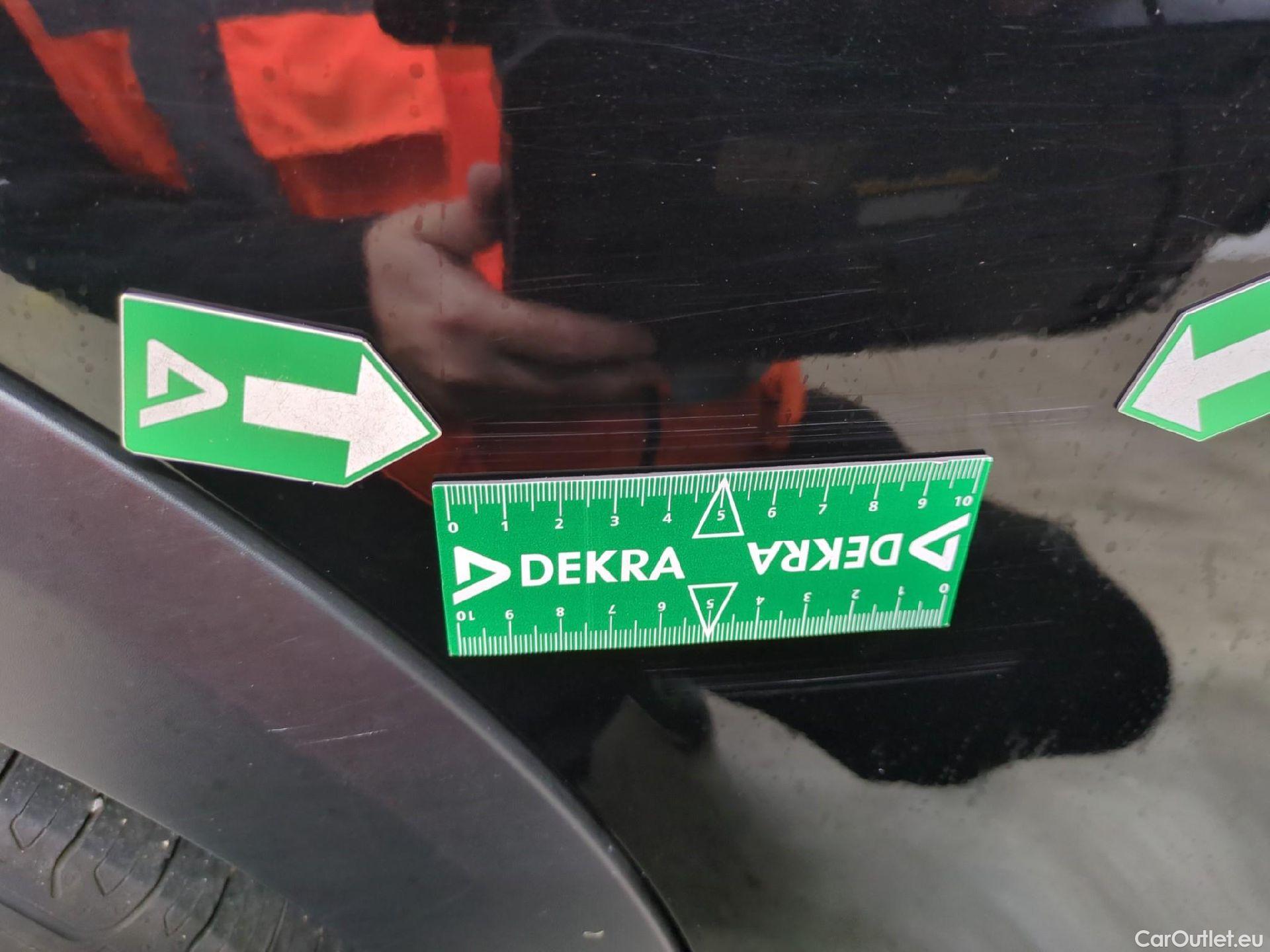  Citroen  C4 CITROEN  X / 2022 / 4P / Berline PureTech 130 S&S EAT8 Feel Pack #18