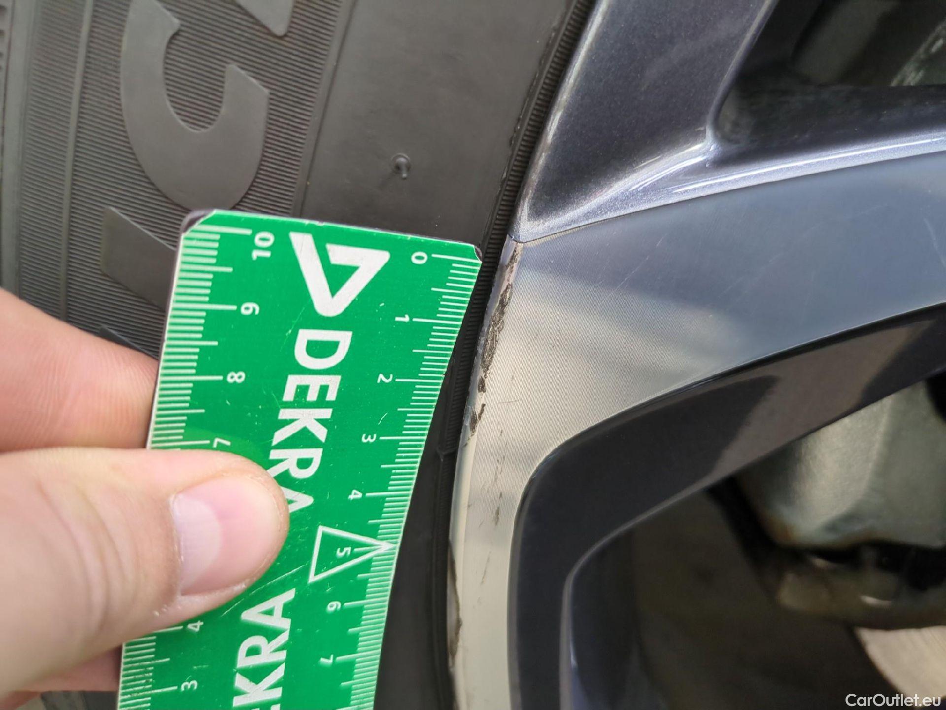  Renault  Captur RENAULT  / 2019 / 5P / SUV techno E-Tech hybride rechargeable 160 #8