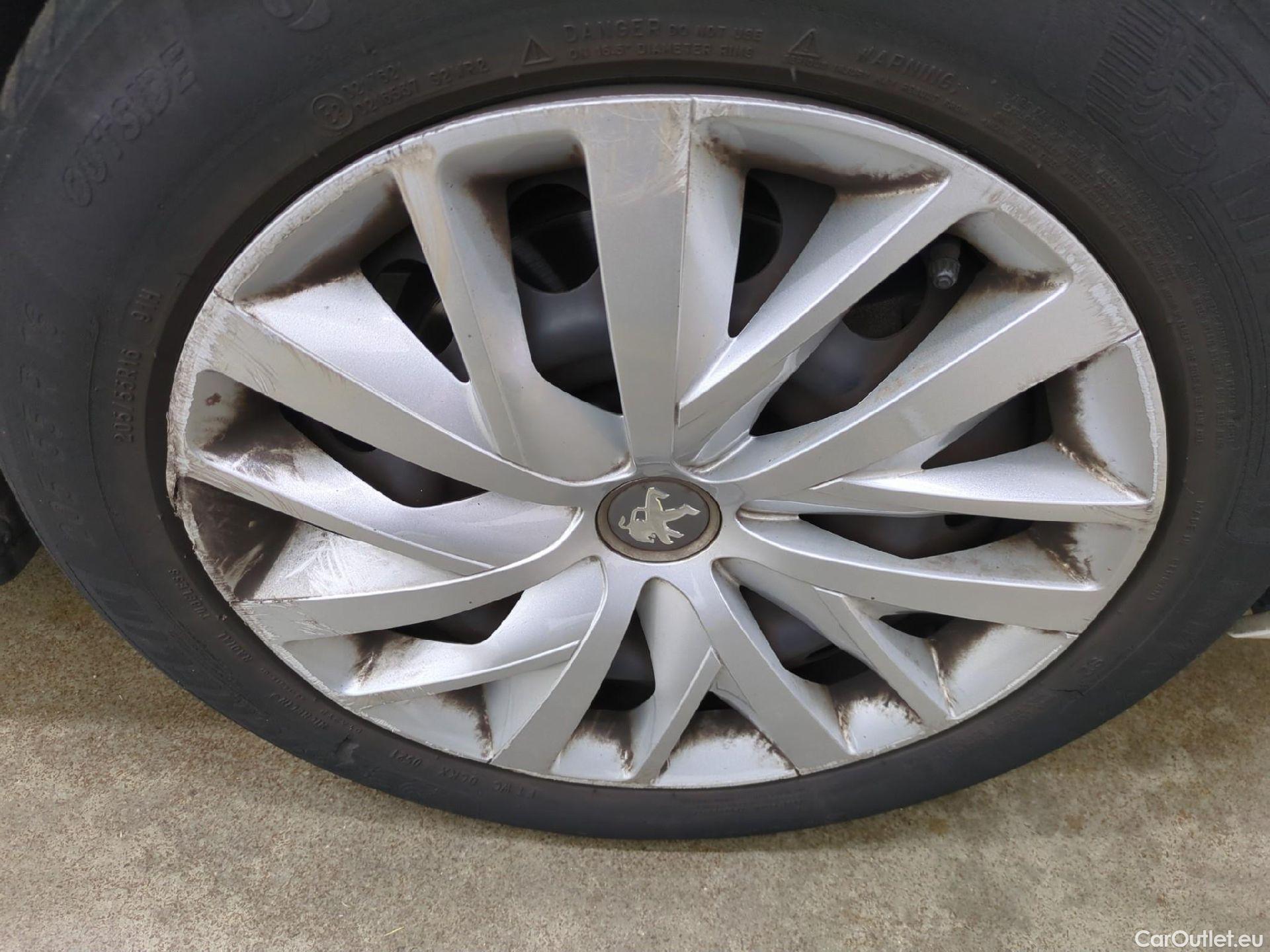  Peugeot  308  Premium Pack 1.5 HDi 130CV BVM6 E6dT #15