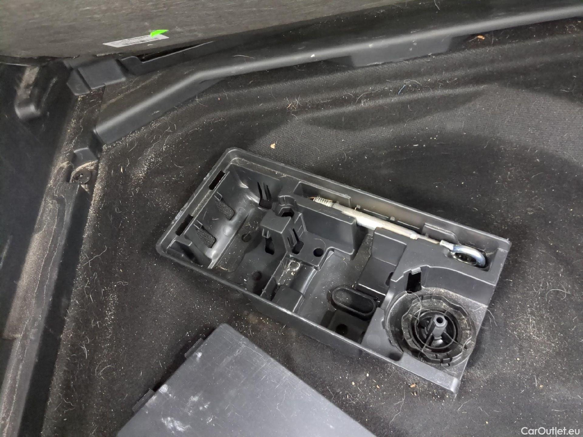  Peugeot  3008  Active Business 1.5 HDi 130CV BVA8 E6d #2