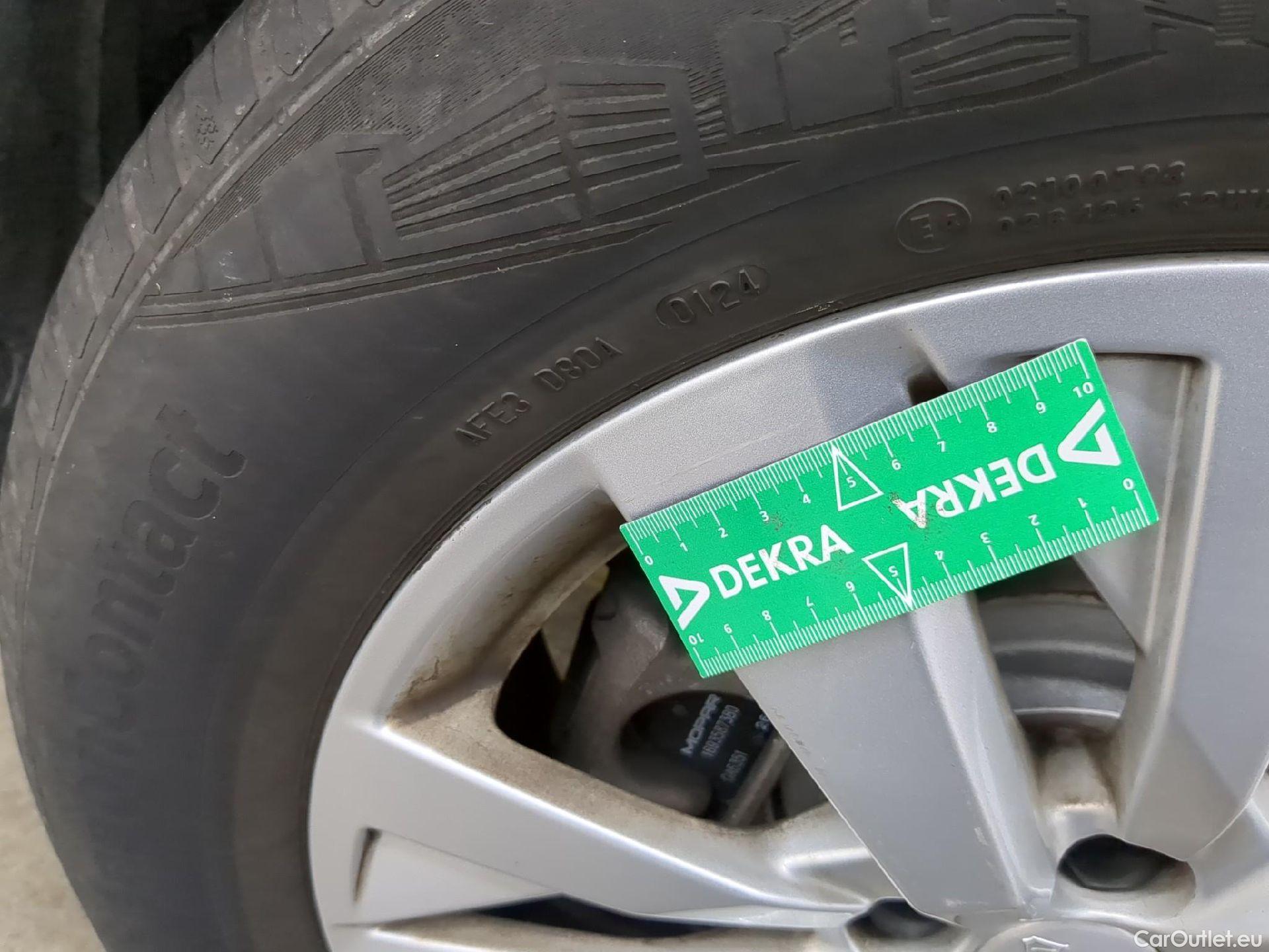  Peugeot  3008  Active Business 1.5 HDi 130CV BVA8 E6d #8