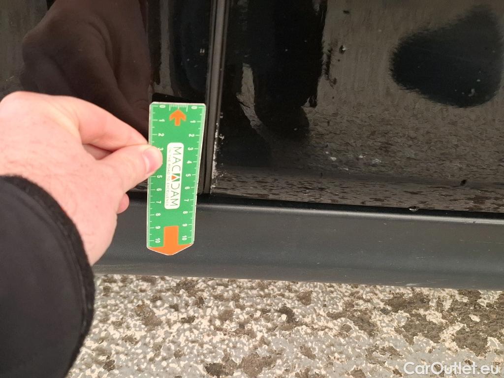  Mini  Cooper MINI Mini / 2014 / 5P / Berline  Edition Greenwich 136 ch BVA7 #25