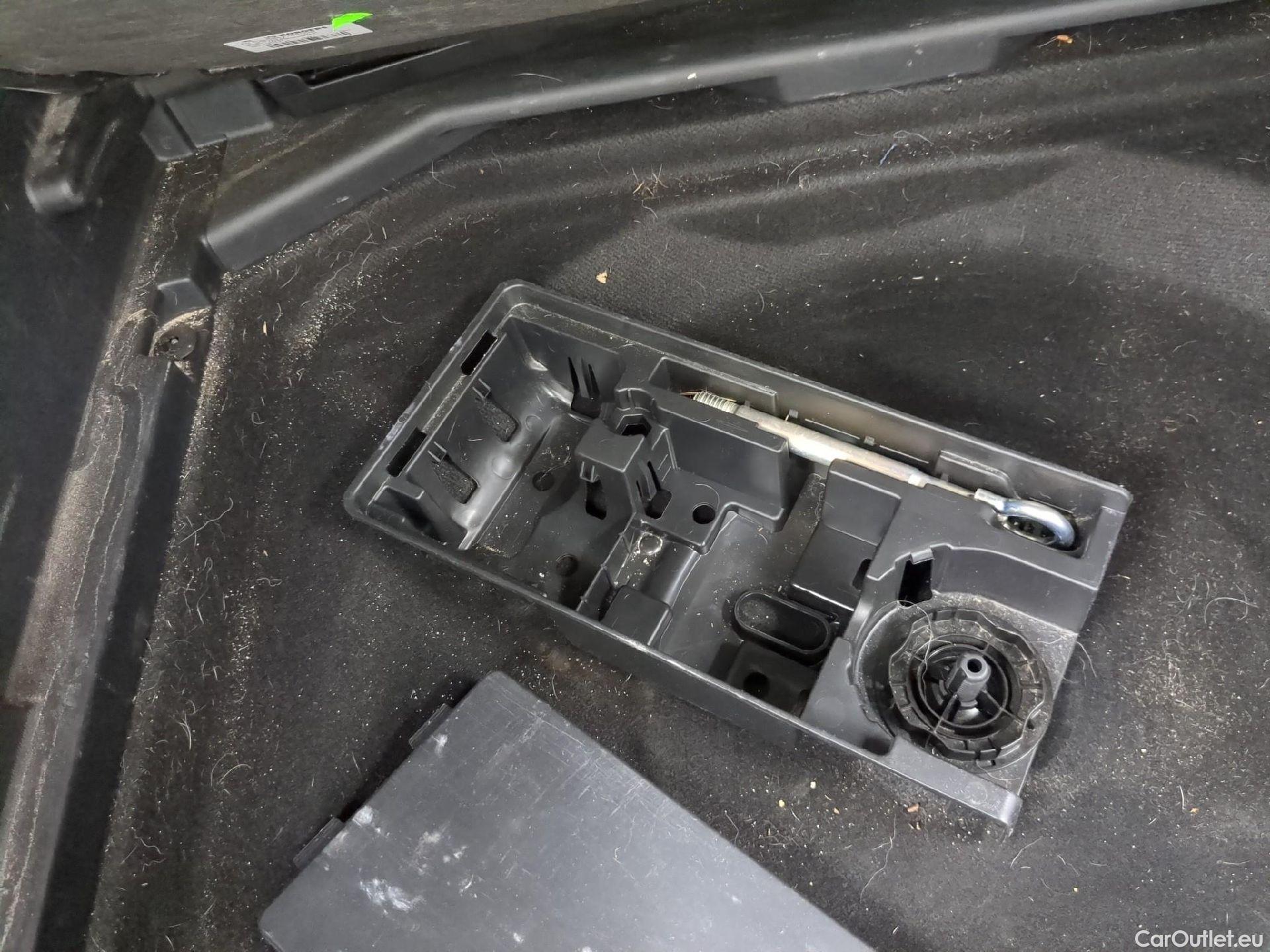  Peugeot  3008  Active Business 1.5 HDi 130CV BVA8 E6d #1