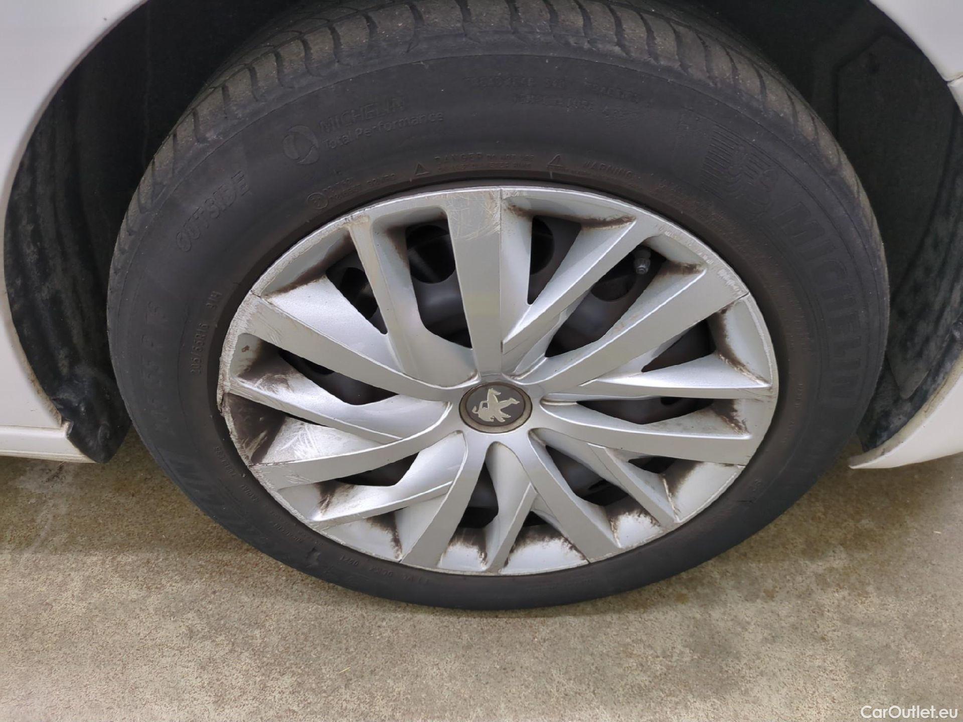  Peugeot  308  Premium Pack 1.5 HDi 130CV BVM6 E6dT #13