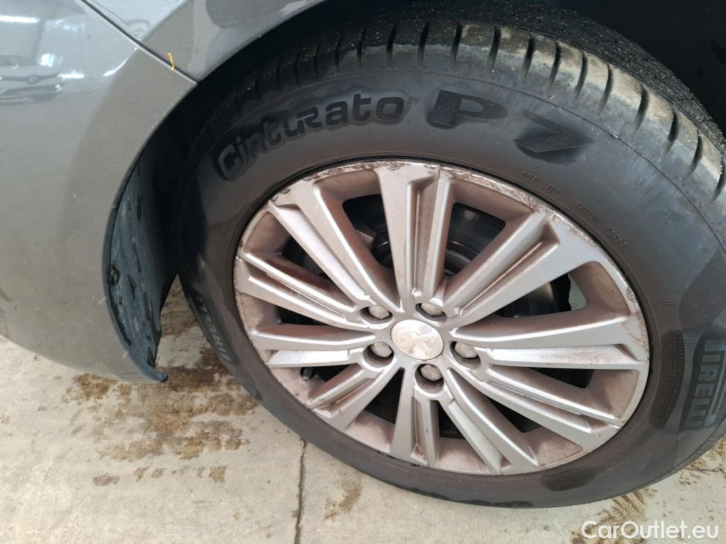  Peugeot  308  Allure 1.2 PureTech 130CV BVA8 E6d #37