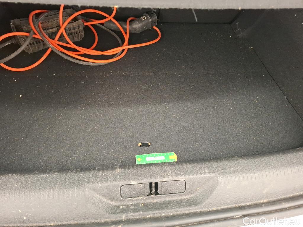  Peugeot  308 PEUGEOT  / 2021 / 5P / Berline PHEV 180 E-EAT8 ACTIVE PACK #19