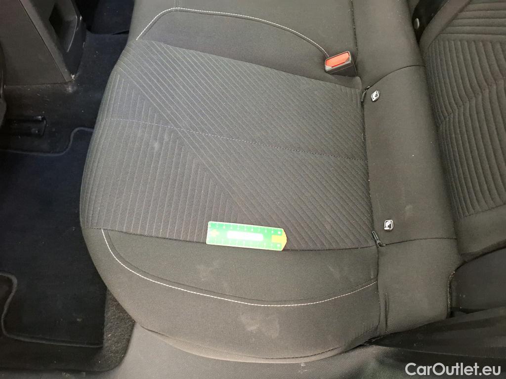  Peugeot  308 PEUGEOT  / 2021 / 5P / Berline PHEV 180 E-EAT8 ACTIVE PACK #24