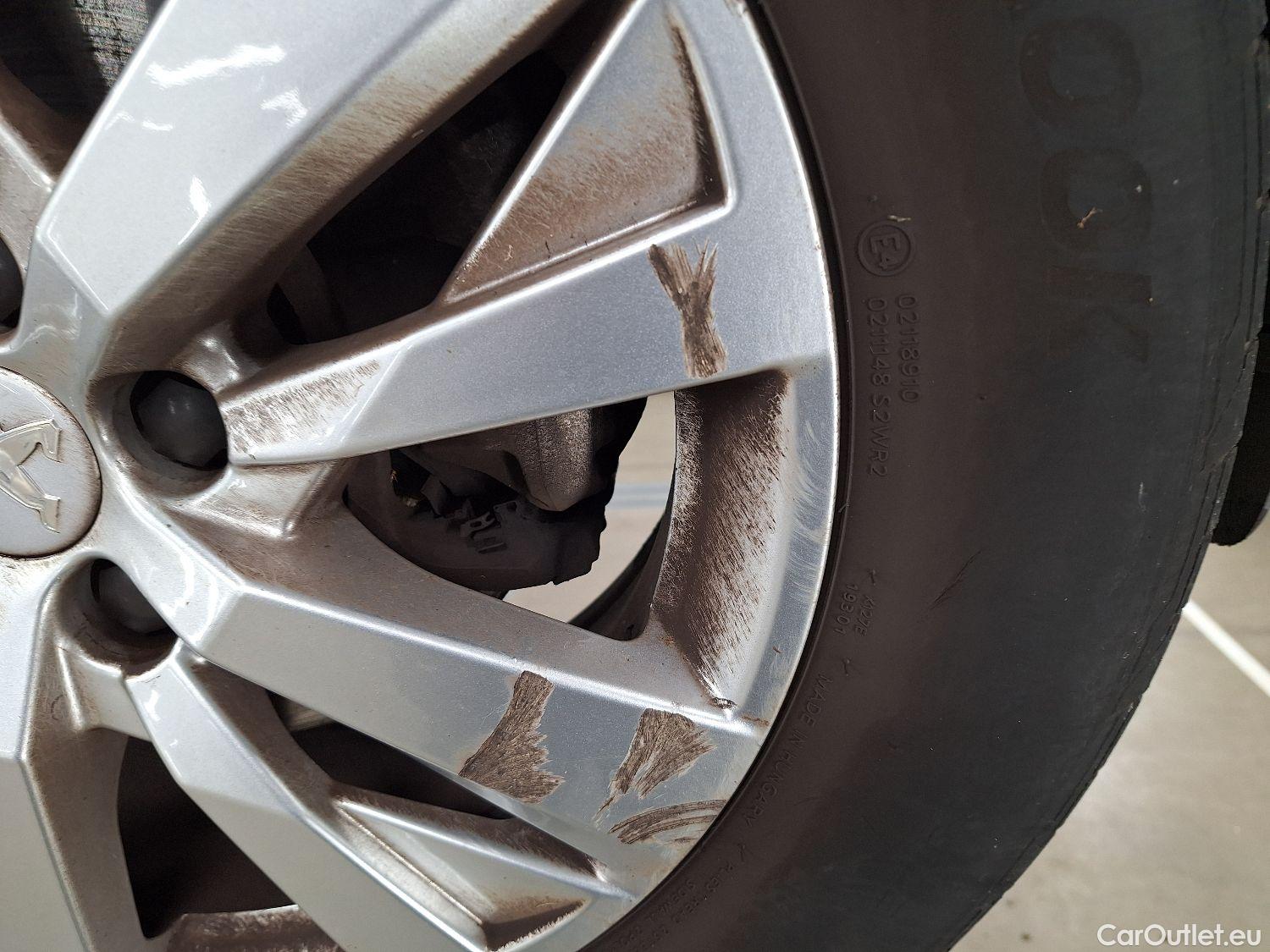  Peugeot  3008 Peugeot, 5008 FL'20, Peugeot 5008 1.5 BlueHDi 96kW S&S EAT8 Style 5d #5