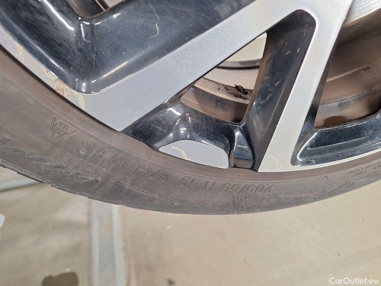  Citroen  C5 Aircross Citroën,  '18, Citroën  Hybrid 225 e-EAT8 Shine 5d #2