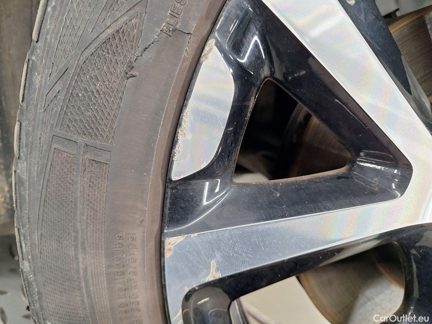  Citroen  C5 Aircross Citroën,  '18, Citroën  Hybrid 225 e-EAT8 Shine 5d #3