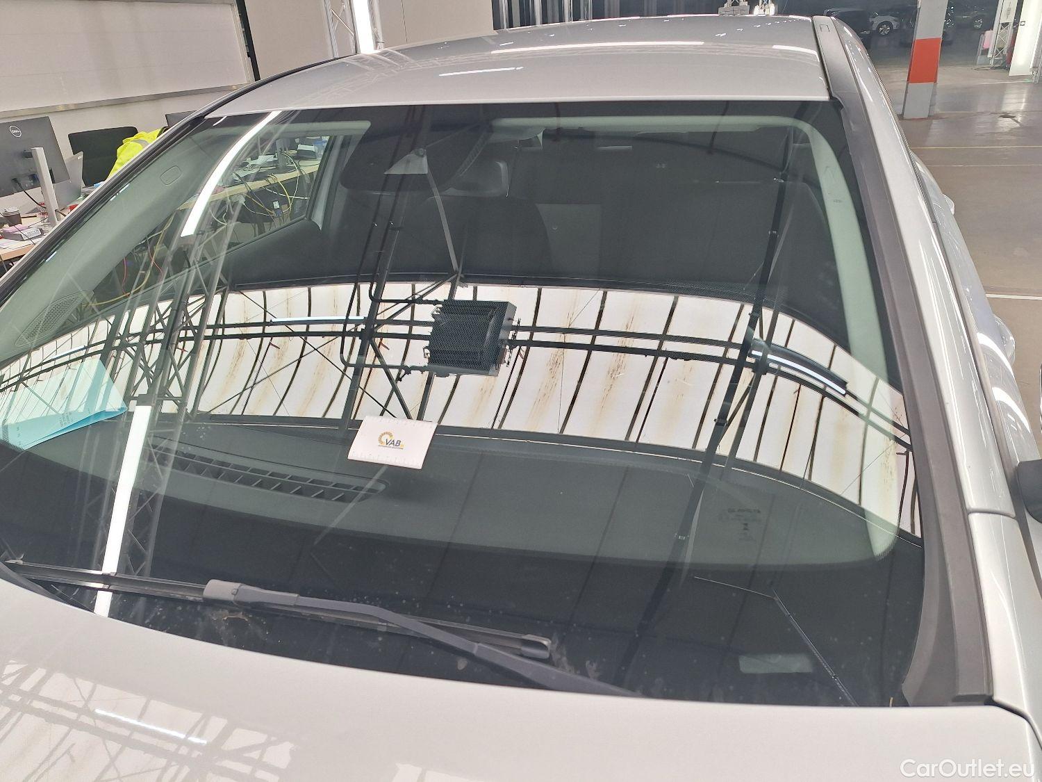  Mercedes  A-Klasse Mercedes, A-Class Berline '18, Mercedes-Benz  Limousine A 180d Business S #88