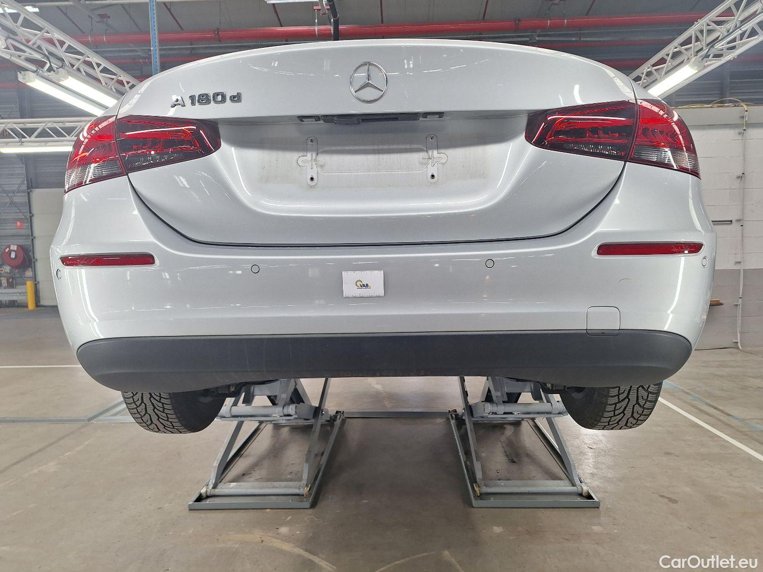  Mercedes  A-Klasse Mercedes, A-Class Berline '18, Mercedes-Benz  Limousine A 180d Business S #51