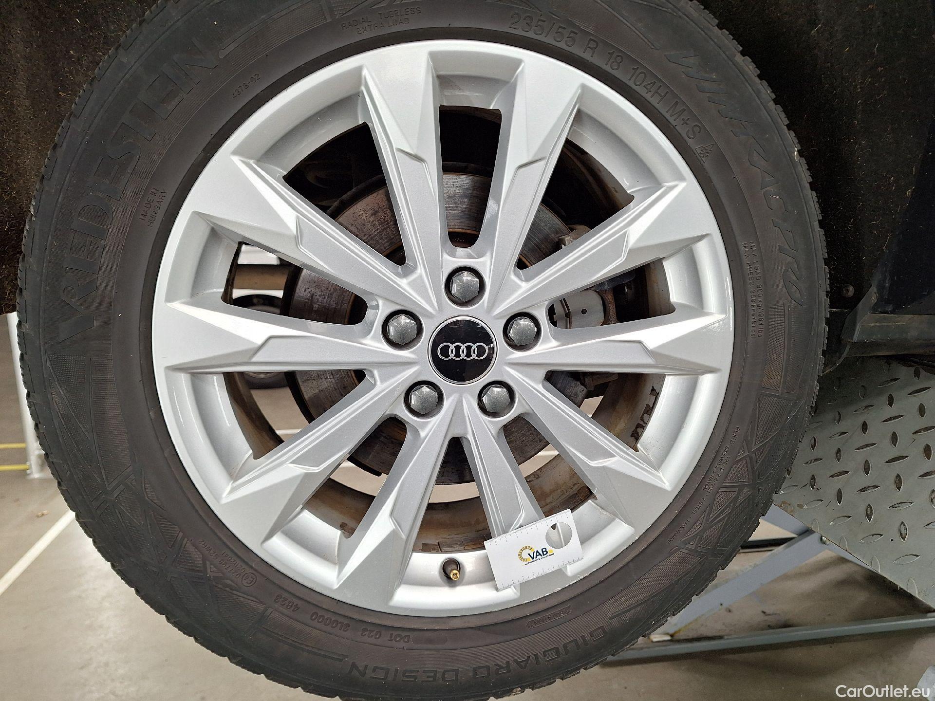  Audi  Q3 Audi,  SB '19 PHEV, Audi  Sportback 45 TFSI e S tronic S Line 5d #26