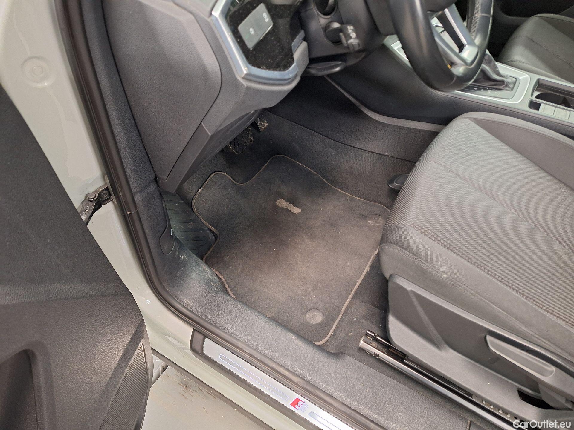  Audi  Q3 Audi,  SB '19 PHEV, Audi  Sportback 45 TFSI e S tronic S Line 5d #3